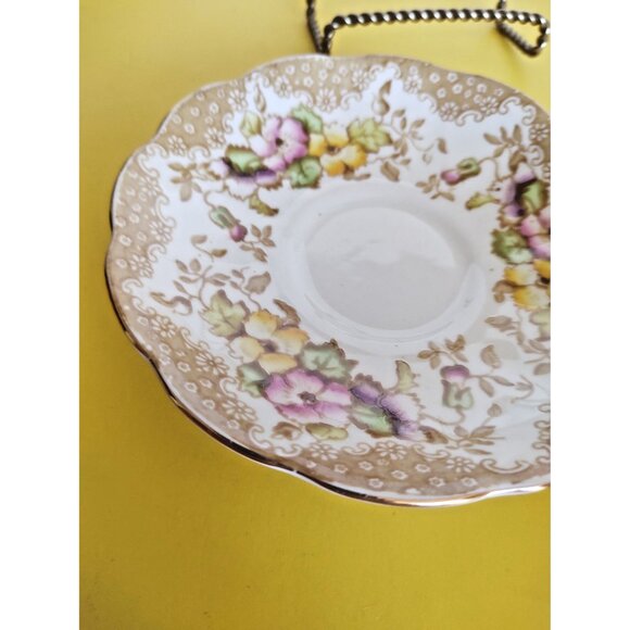 Royal Albert Tea Cup & Saucer Set "Lovelace" Pattern 1940's - Picture 7 of 9